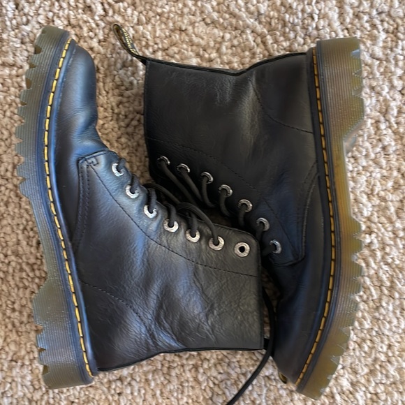 Dr Marten Great Condition  Ankle Boots - Picture 3 of 7
